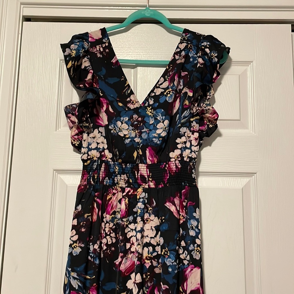 NWT Express floral Maxi dress Black Pink Blue Summer Favorite New Size Small